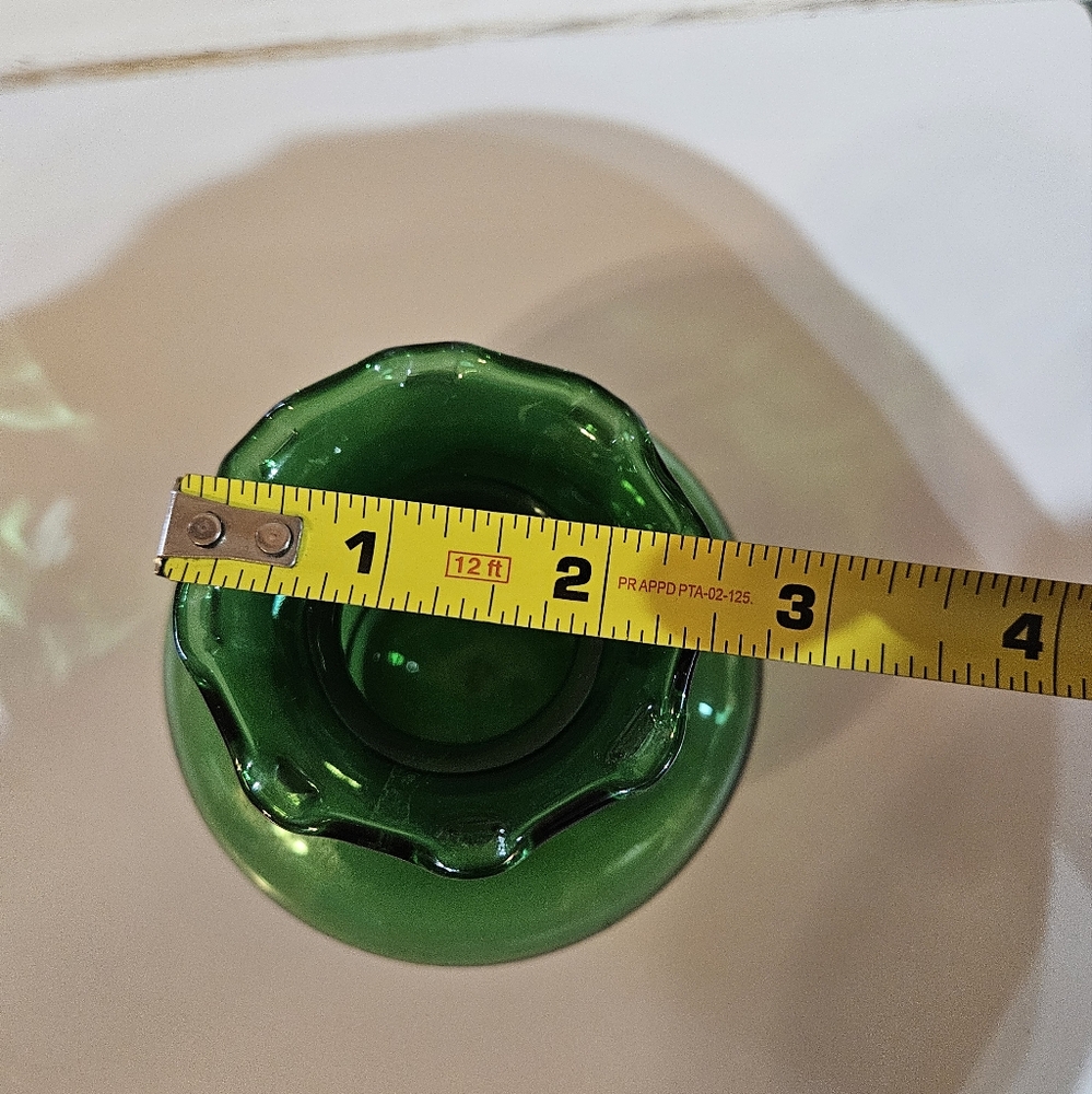 Green Anchor Hocking Ruffle Vase - Picture 3 of 4